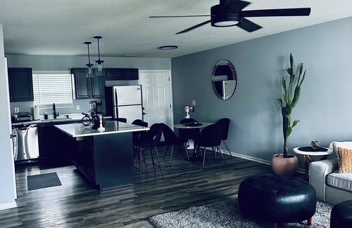 Heath Haus | Charming 3-bedroom ranch style house with AC and WiFi in Heath