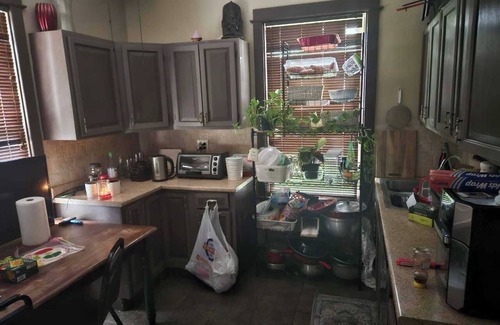 Bensenville Haus | Charming 3-bedroom house with AC and WiFi in Bensenville