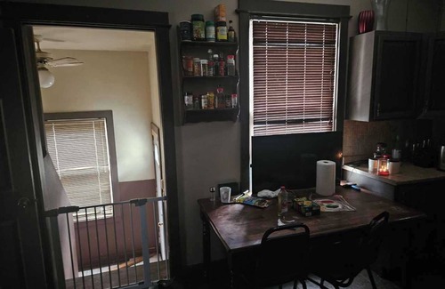 Bensenville Haus | Charming 3-bedroom house with AC and WiFi in Bensenville