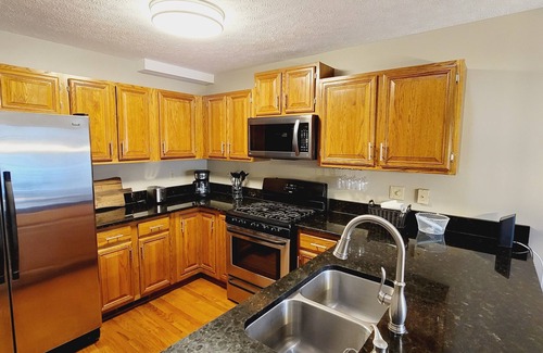 Martinsburg Haus | Charming 3-bedroom house in a tranquil neighborhood with a fenced yard.