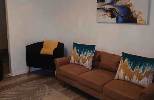 Mound Bayou Haus | Charming 3-bedroom house with AC, WiFi in quaint Mound Bayou