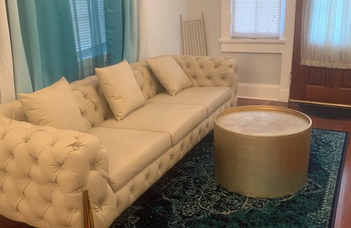 Central Carrollton Association Haus | Charming 3-bedroom house in wonderful New Orleans with AC, WiFi