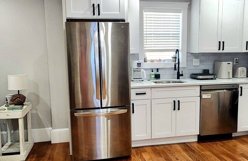 Revere Haus | Charming 3BR, 1.5 Bath House Near Boston & Historic Salem- Walk to the Beach