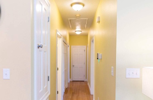 Kreole Wohnung | 3BR Fancy Home w/ Full Kitchen for a Relaxing Stay