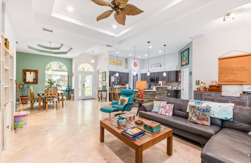 St. Augustine Hütte | Artsy 3BR / 2BA Total aktualisiertes Haus in der Uptown-Nachbarschaft des Historic District