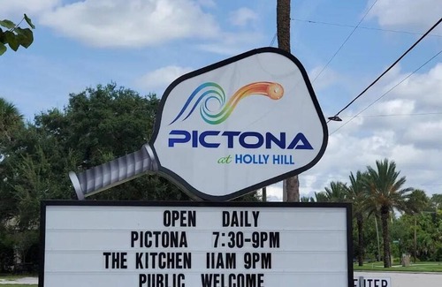 Holly Hill Haus | Charming 3BR BlueRiverBungalow, 6 min to Daytona Beach, 3 min drive to Pictona