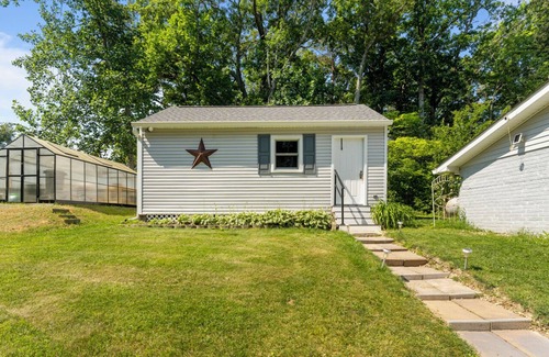 Ruby Haus | Charming 3BR Home in Scenic Fredericksburg AC & Comfort