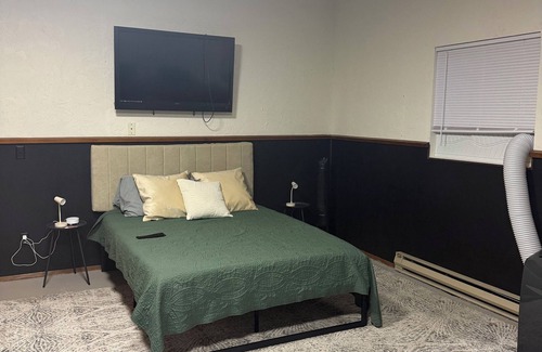 Pendleton Sonstige | Charming 4-bedroom farmhouse in Pendleton! Close to downtown, room for everyone!