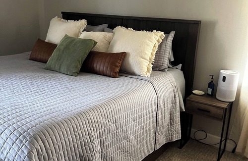 Pendleton Sonstige | Charming 4-bedroom farmhouse in Pendleton! Close to downtown, room for everyone!