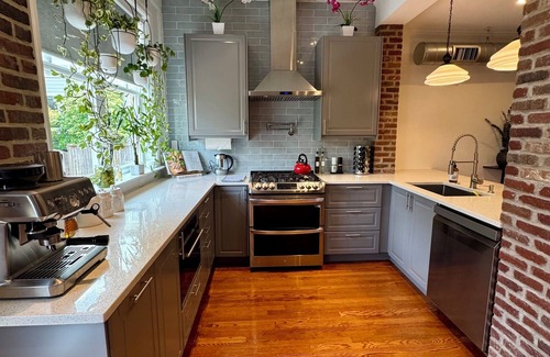 Stanton Park Haus | Charming 4-bedroom house with WiFi and AC in enchanting Washington