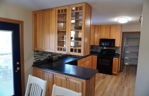 Aberdeen Haus | Charming 4-bedroom house with WiFi and gaming table in delightful Aberdeen