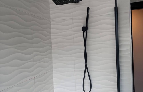 Evanston Haus | Charming 4-bedroom house with WiFi, AC in welcoming Evanston