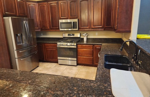 Thatcher Haus | Charming 4-bedroom house with WiFi and AC in wonderful Thatcher