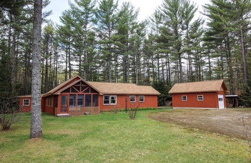 Sunday River Area Haus | Charming 4-bedroom house with WiFi, AC in delightful Andover