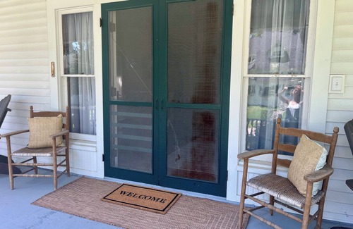 Roaring Brook Hütte | Charming 5-bedroom Roaring Brook cottage in Harbor Springs with beach access.