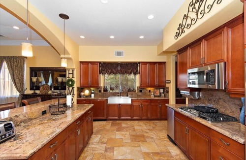 Indio Haus | Charming 5 bedroom house with a pool/spa