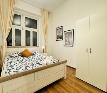 Liesing Wohnung | Charming 5BR Shared Apt, Minutes from Atzgersdorf