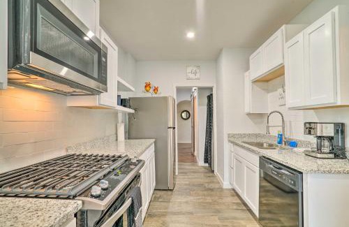 El Paso Haus | Charming and Quaint El Paso House with Backyard!