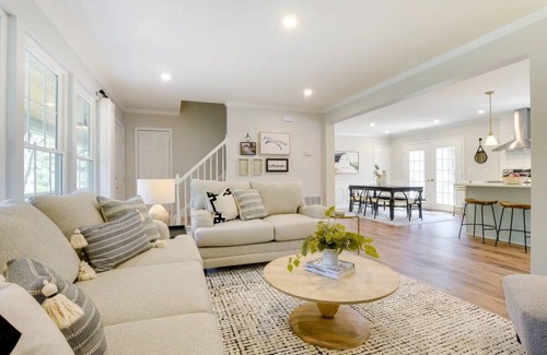 Apex Haus | Charming and Serene 3-bedroom house in delightful Apex