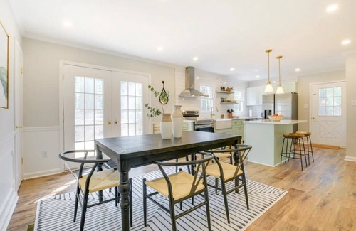 Apex Haus | Charming and Serene 3-bedroom house in delightful Apex