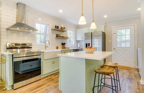 Apex Haus | Charming and Serene 3-bedroom house in delightful Apex