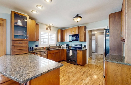 McCall Haus | Charmantes und geräumiges Landhaus mit möbliertem Achterdeck und Blick auf die Berge