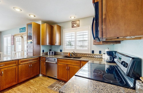 McCall Haus | Charmantes und geräumiges Landhaus mit möbliertem Achterdeck und Blick auf die Berge