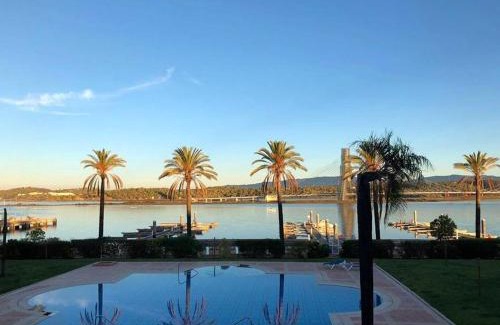 Mexilhoeira da Carregacao Wohnung | Charming Apartment in Estômbar with Private Pool.