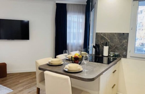 Parc-Nord Wohnung | Charming apartment with terrace, near Paris