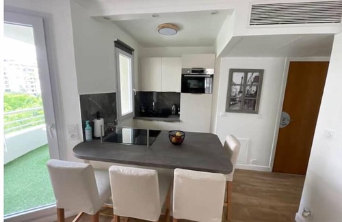 Parc-Nord Wohnung | Charming apartment with terrace, near Paris