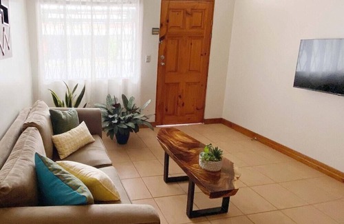 Barrio Escalante Eigentumswohnung | Charming apartment with art in Bº Escalante!