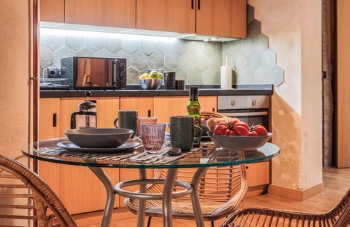 Doctor Barraquer-Grupo Renfe-Policlinico Wohnung | Charming apartment with patio in Macarena