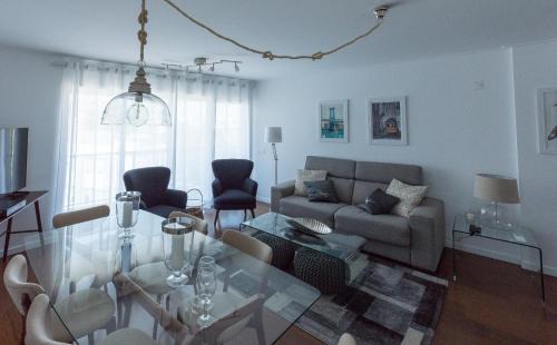 Parque das Nacoes Wohnung | Charming Apartment with Balcony & Pool