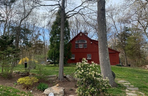 Fairfield Haus | Charming barn with 1 bedroom and WiFi, AC in lovely Fairfield, CT
