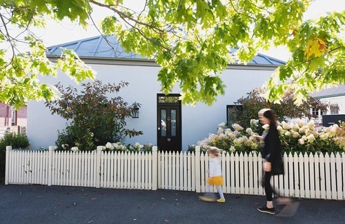 Battery Point Haus | Charming Battery Point Cottage