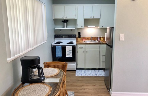 Cocoa Beach Haus | Charming Beach Studio in lovely Cocoa Beach Near Downtown