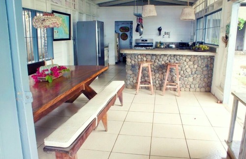 Coco Sunset Hills Haus | Charming Beachfront Family Vacation Home