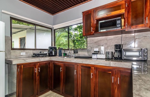 La Fortuna Haus | Charming, beautiful cabin.