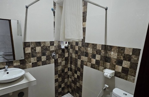 Tuban Haus | Charming bedroom with WiFi and AC in Bali