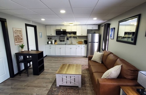 Whitehall Haus | Charming building with 1 bedroom and AC, WiFi in serene Whitehall