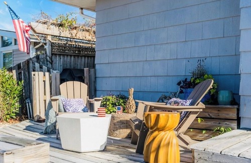 Point Pleasant Beach Hütte | Charming classic 3-bedroom cottage in Point Pleasant Beach steps to the ocean