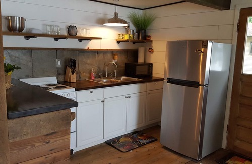 Syracuse Kabine | Leben im See wie früher. Süße Hütte an einem privaten und ruhigen See.