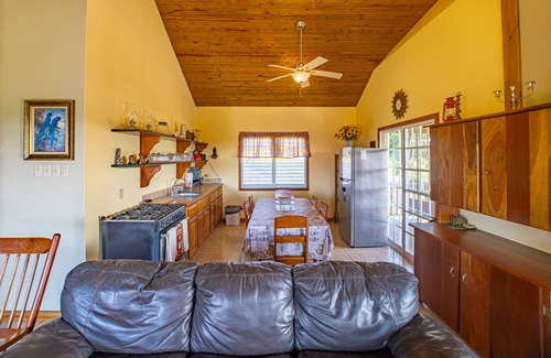 San Antonio Kabine | Charming cabin with private balcony, lush views & eco-friendly features