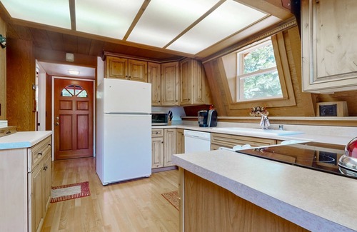 Blairsden-Graeagle Kabine | Charming Cabin with Deck and Yard Games and Mountain Views