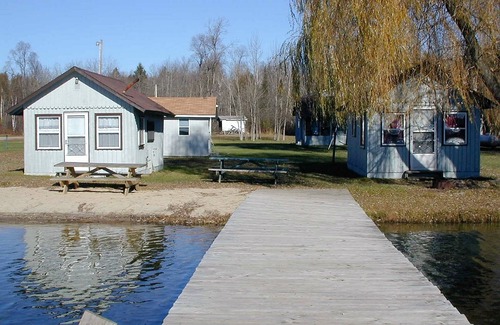 West Branch Kabine | Lkfrt Kabine schläft 4 voll ausgestattete Küche, 300 'Sandstrand, kostenlose Kajaks, Tretboote