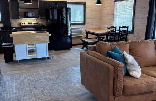 Eldon Kabine | Charming cabin with WiFi and AC in delightful Eldon