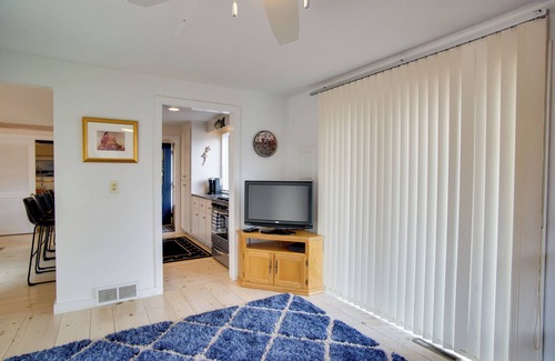 Mews Village Hütte | Charming Cape Cod Home w/ Patio, 2 Mi to Beach!