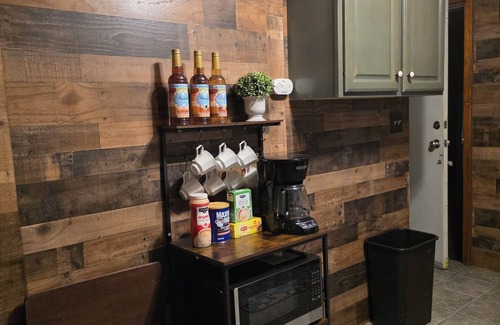 Youngstown Haus | Charming Cape Cod just minutes from YSU!