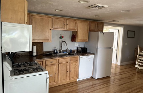 Cataumet Haus | Charming Cape House in Bourne, 10 minutes to Beaches