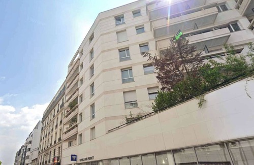 Levallois-Perret Wohnung | Charming central apartment with Balcony and City View
